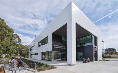 California State University East Bay Braddock Center for Science and Innovation
