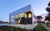 California State University East Bay Braddock Center for Science and Innovation 
