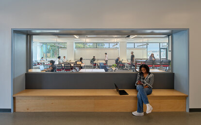 California State University East Bay Braddock Center for Science and Innovation 